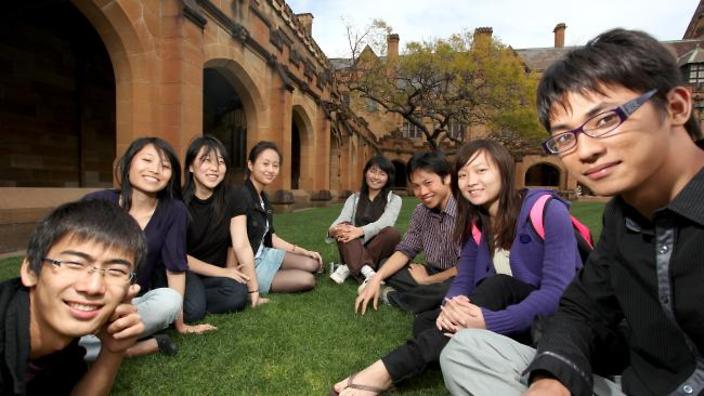 澳大利亚的中国留学生(图: SBS)