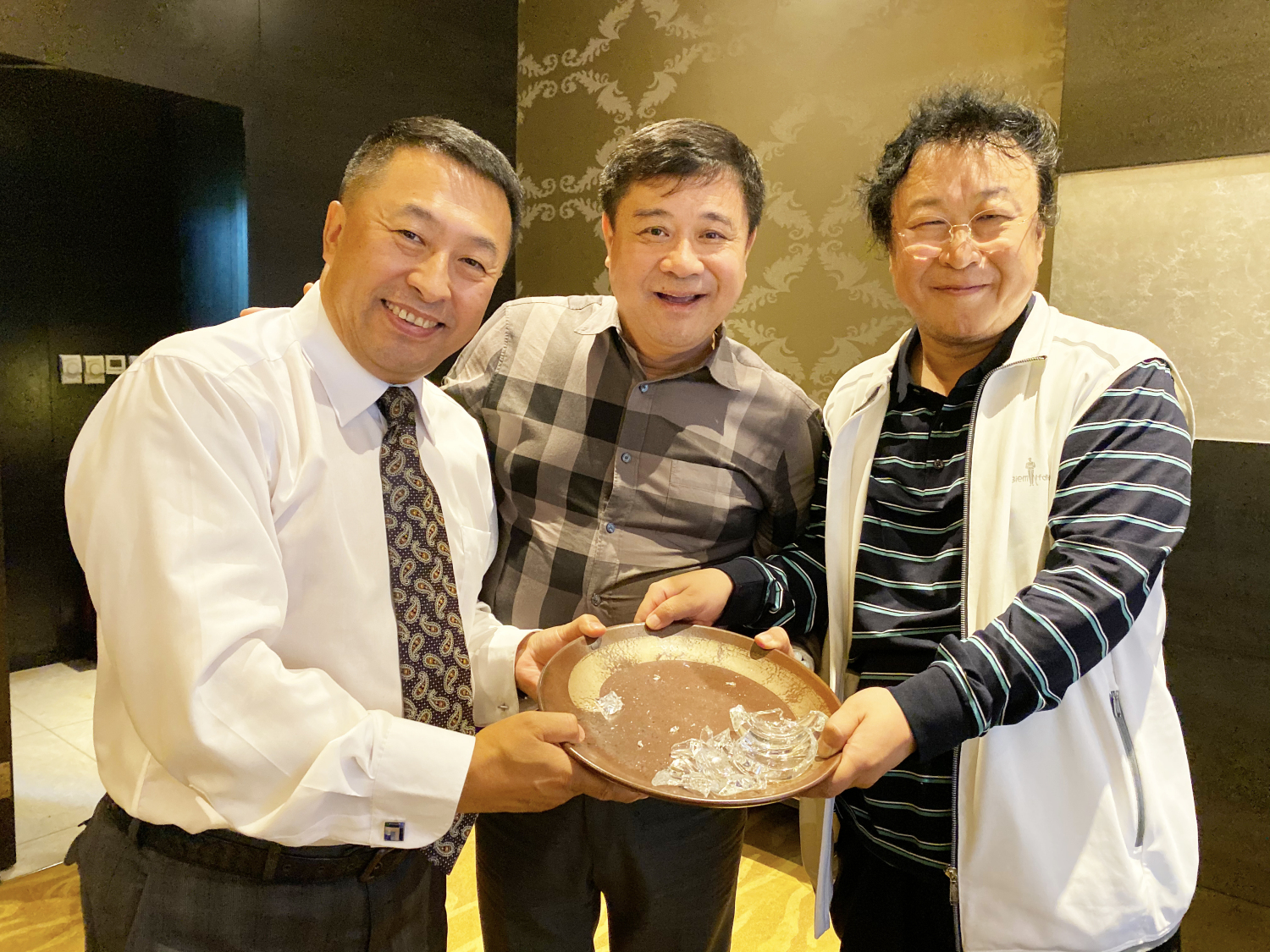 葛坚,张俊以感谢黄阿原,北美崔哥,辛刚 担当起吉林发展新力量