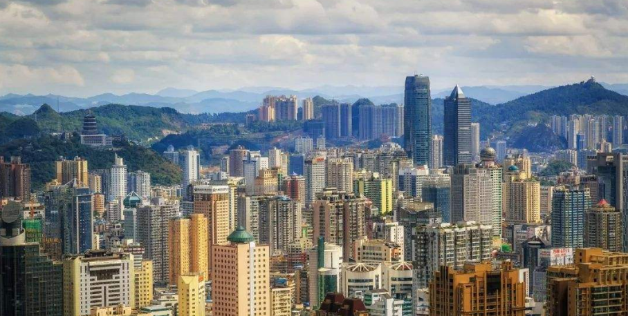 曹德旺说房子不过是一堆钢筋水泥，遭专家怒怼