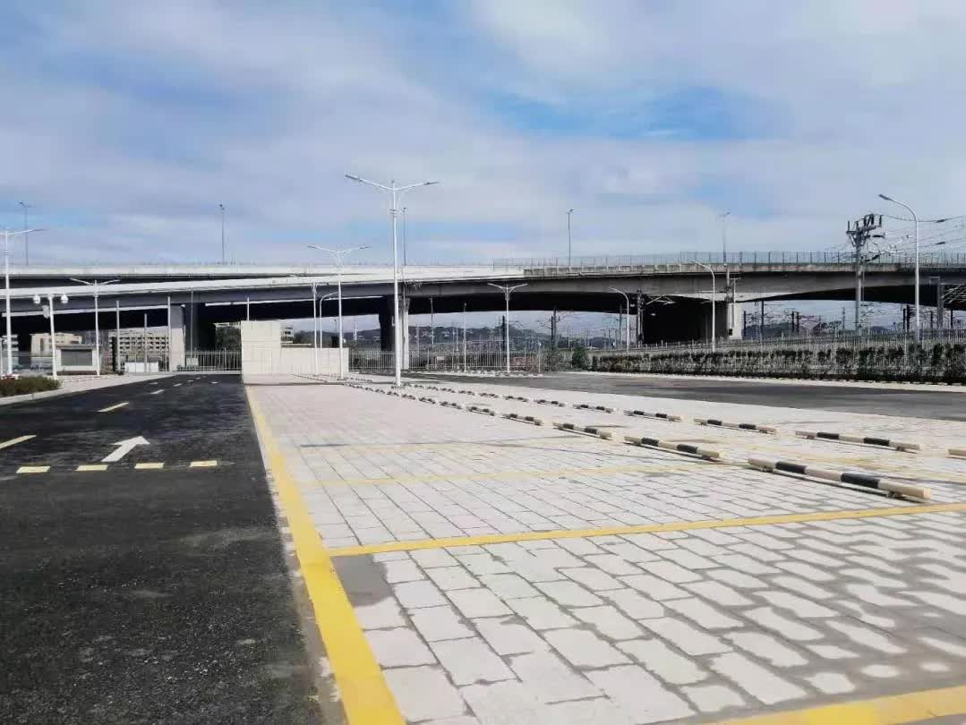 地面停车场