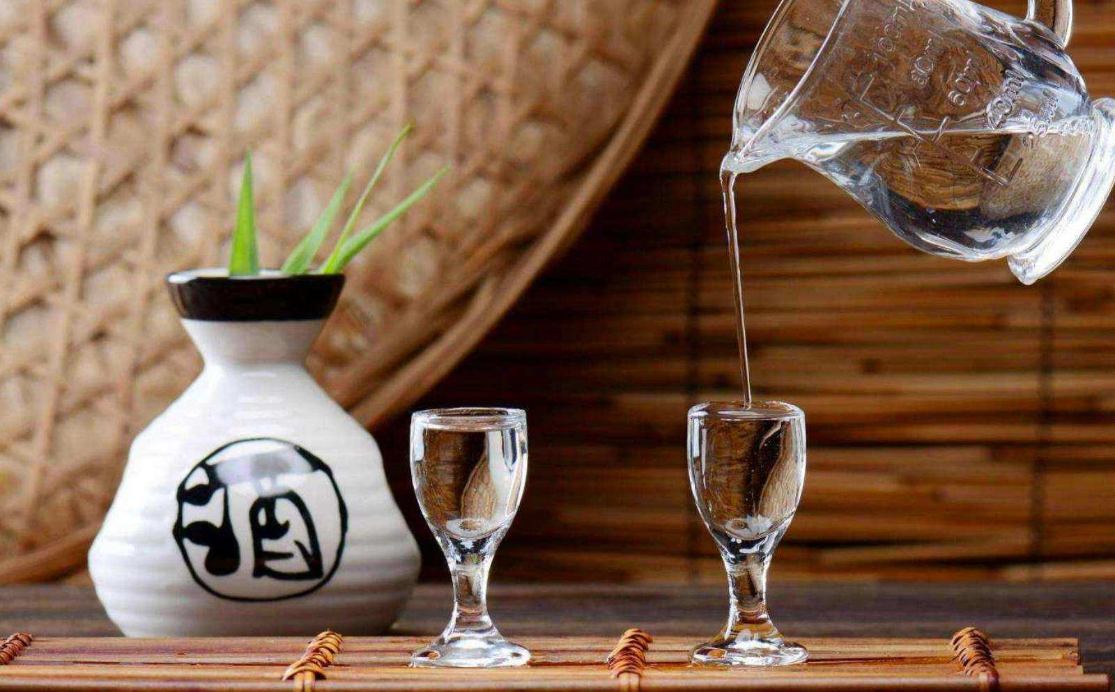 白酒失宠年轻人？当代年轻人真的不喝白酒了吗？