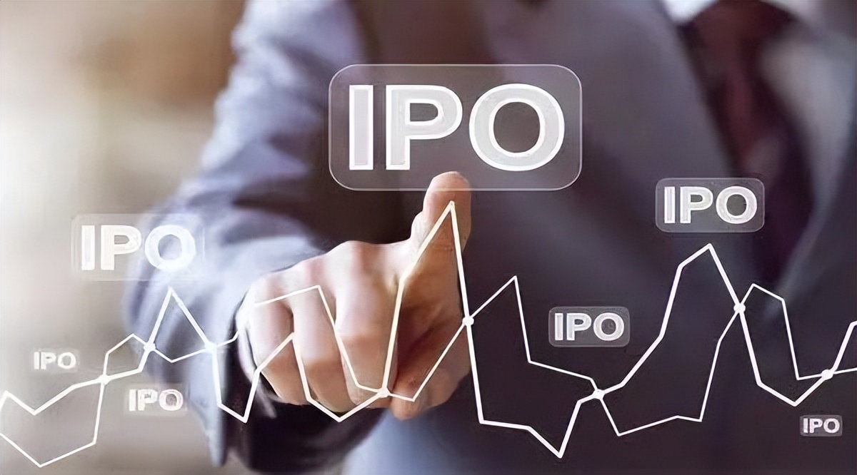 休闲零食加速内卷 良品铺子三只松鼠没有一个赢家