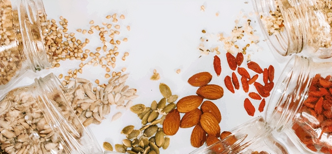 休闲零食加速内卷 良品铺子三只松鼠没有一个赢家