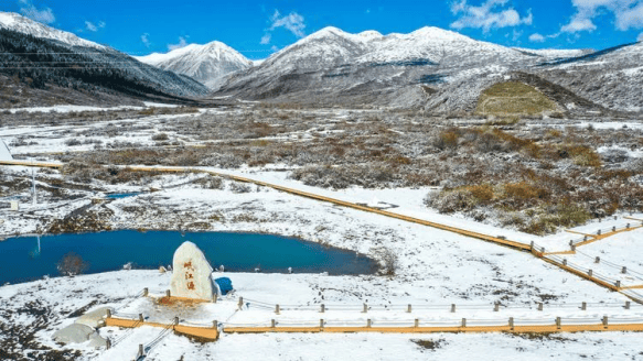 位于阿坝州松潘县境内的岷江源