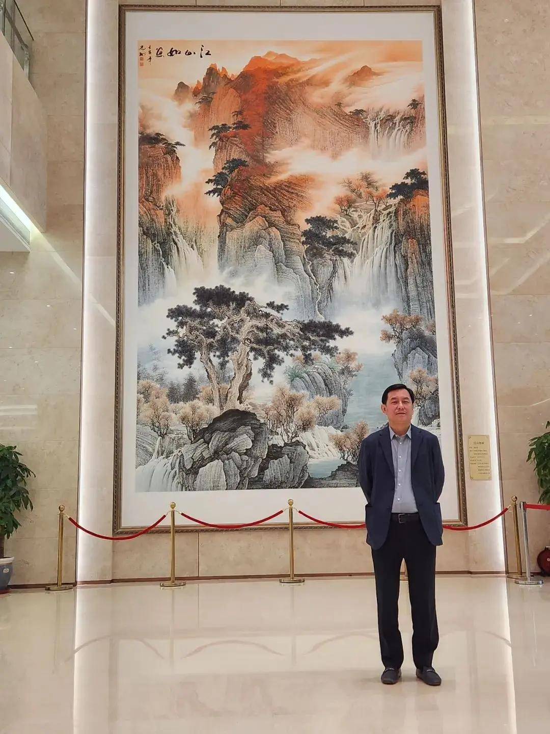 著名书画家陈忠洲院长为山东省委党校捐赠两幅巨幅山水画_中金在线财经号