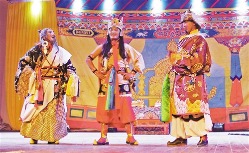 记四川甘孜藏族自治州色达藏戏团原团长塔洛：格萨尔藏戏是怎么“演活”的