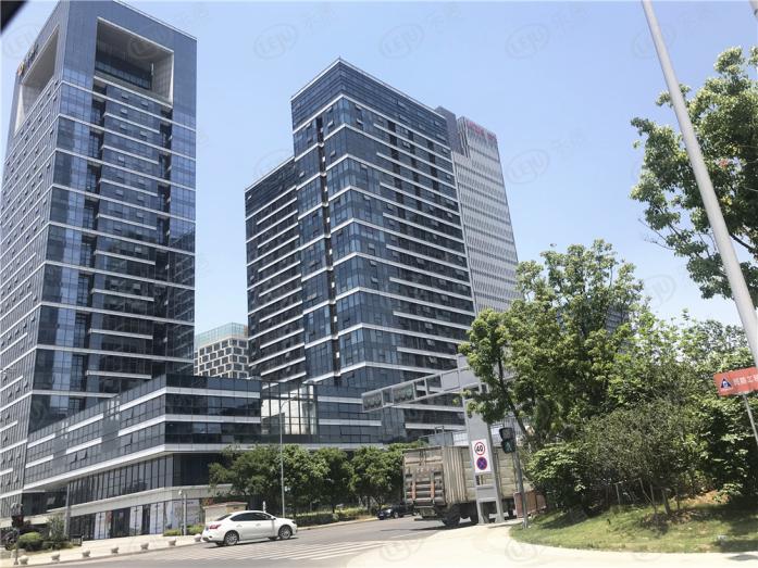 共有6个商品住宅项目推新,纯新盘有3个,分别为融信天澄,和恒鹤云雅苑