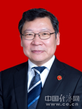 曹炯芳,1964年5月生,曾任湖南省政府副秘书长,湖南省委副秘书长等职