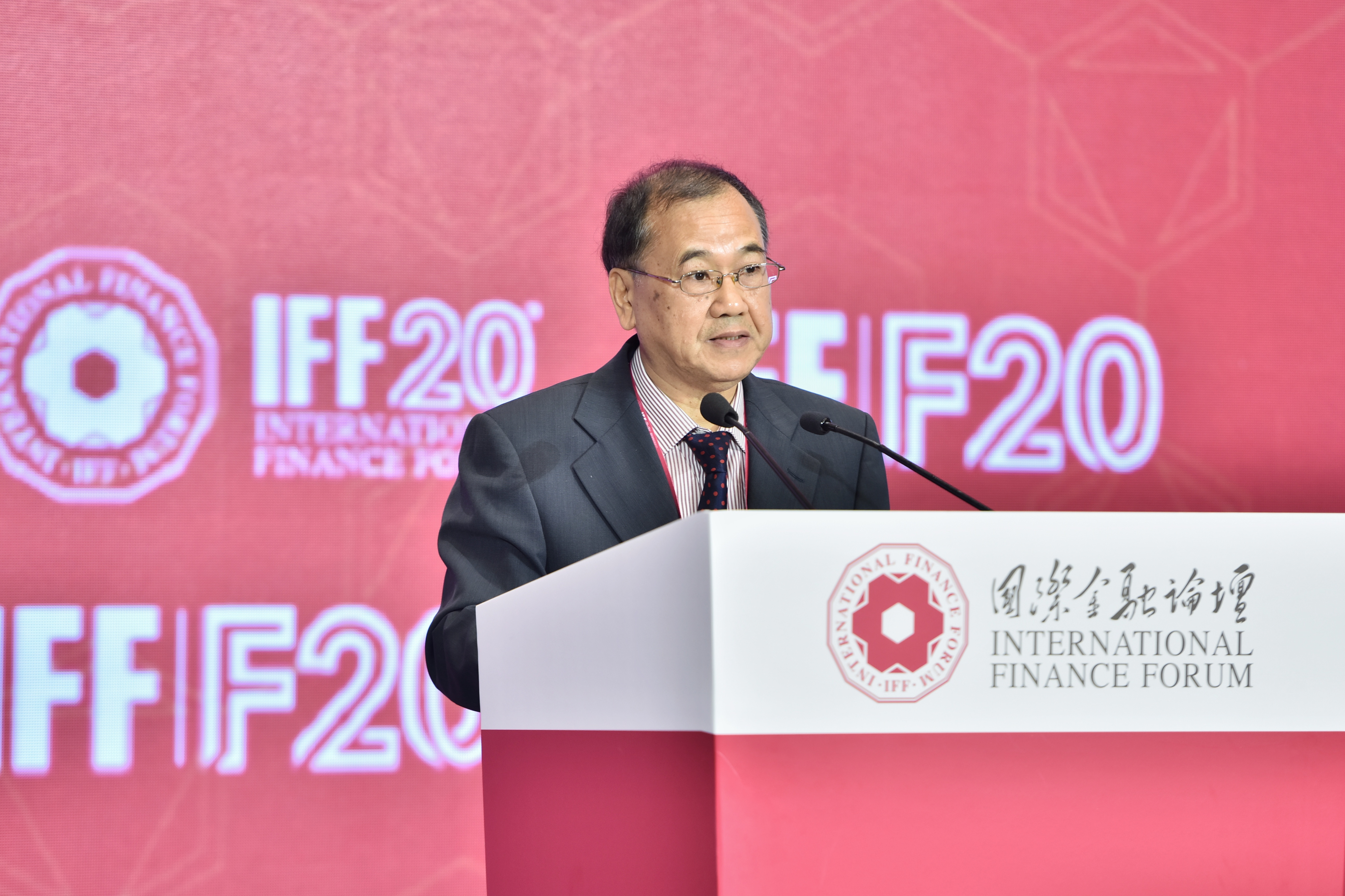 亚洲开发银行前副首席经济学家庄巨忠：全球经济能软着陆，今明两年继续疲软_中金在线财经号