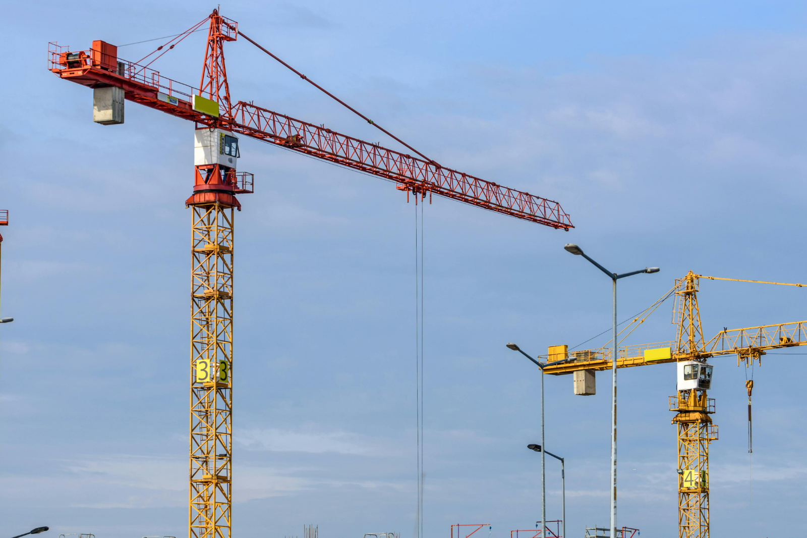 从900台到2100台,中国塔机出口量持续攀升,中联重科:正向欧美高端市场突破 从900台到2100台,中国塔机出口量持续攀升,中联重科:正向欧美高端市场突破