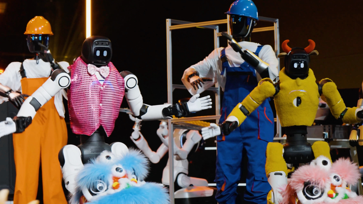 春节机器人租赁火爆：一台月入2.5万，从业者称6个月可回本