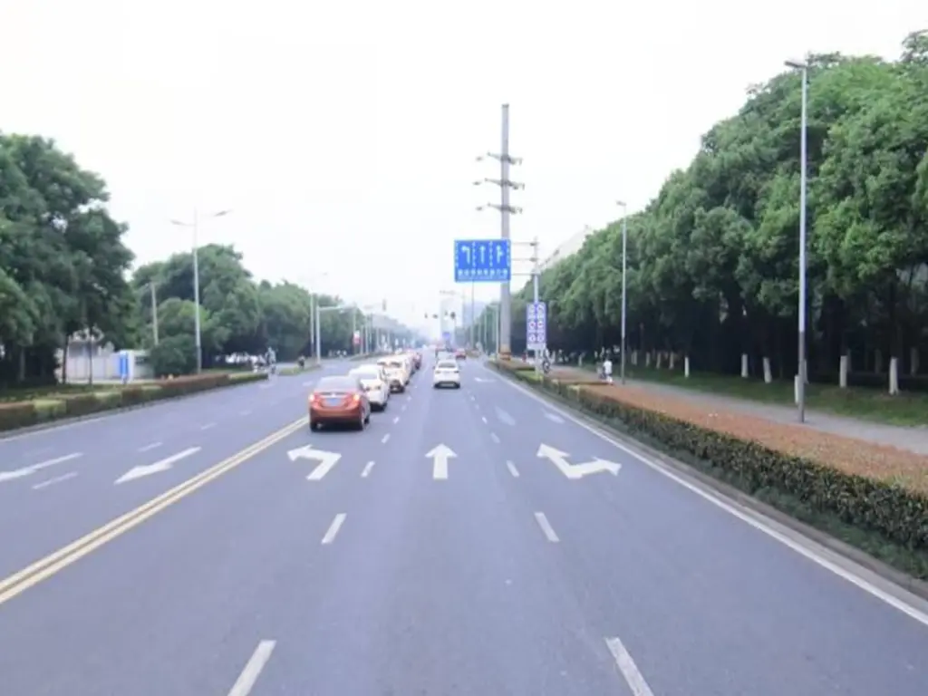周边道路黄河中路实景