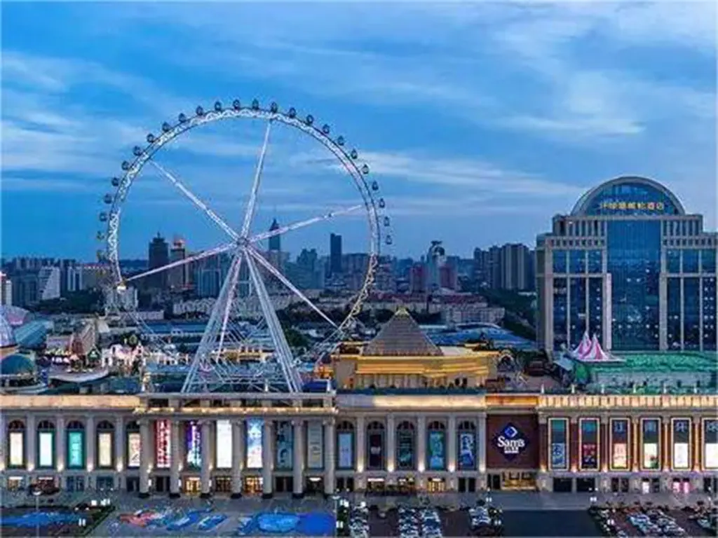 周边环球港商业综合体实景