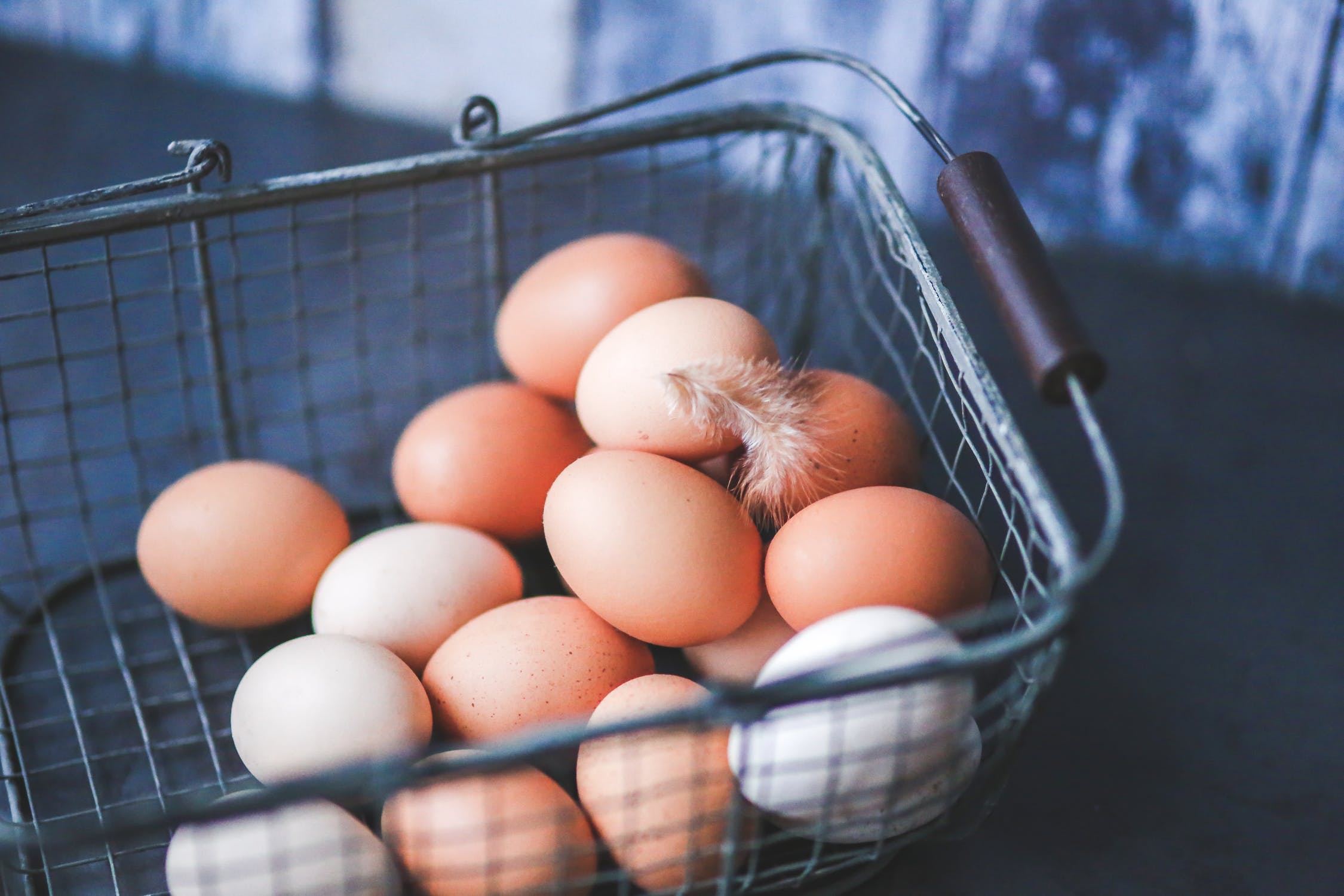 metal-easter-eggs-basket.jpg