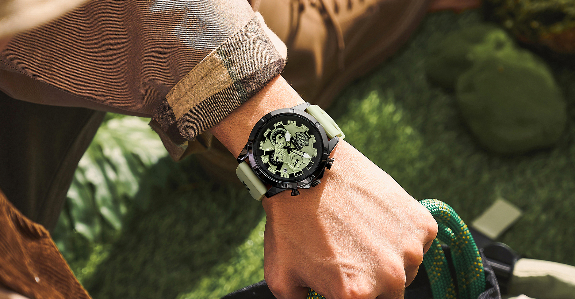 1761465877635660.jpg 等待01.jpg