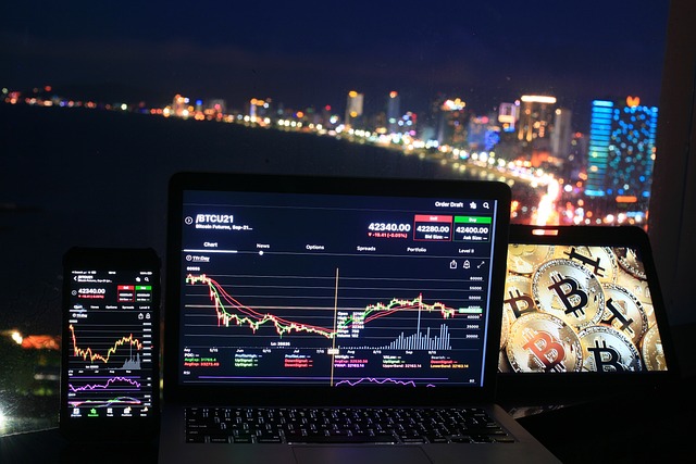 1779414336245211.jpg trading-7181177_640.jpg