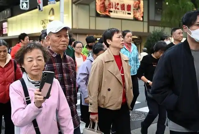 中国游客.png