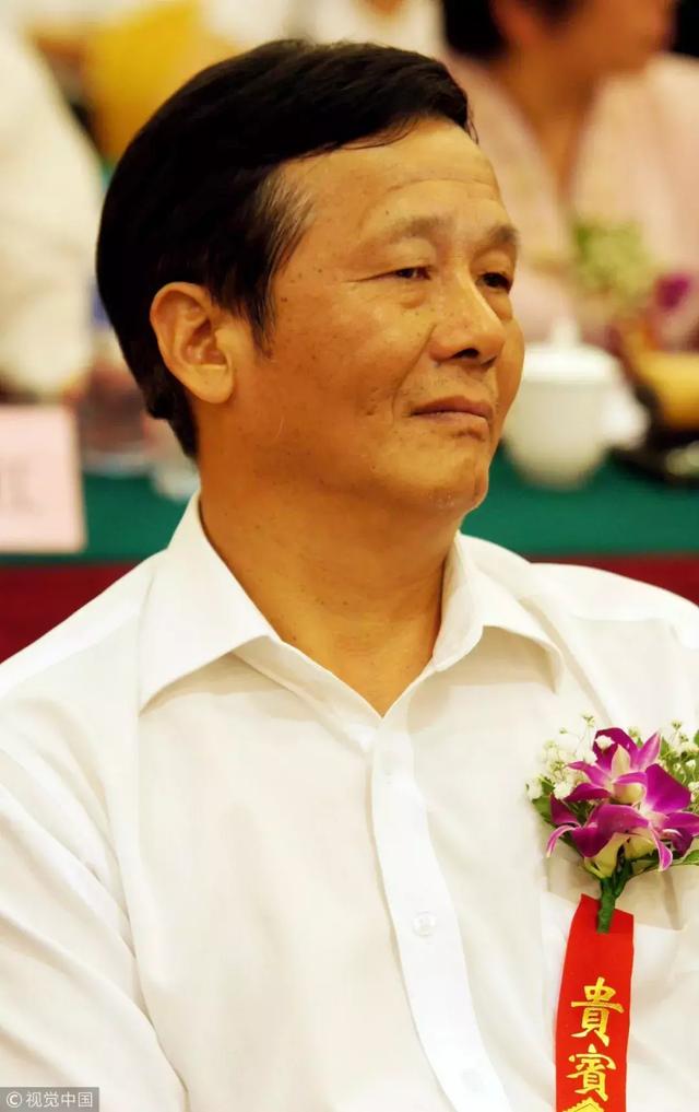 汤玉祥接近宇通的业内人士对时间财经表示,牛波今年46岁,正值"当打之