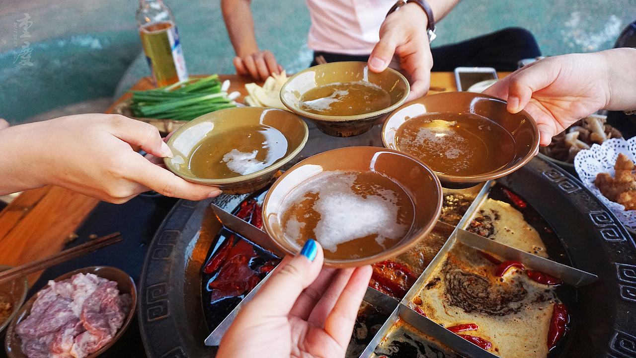 大碗喝酒大口吃肉