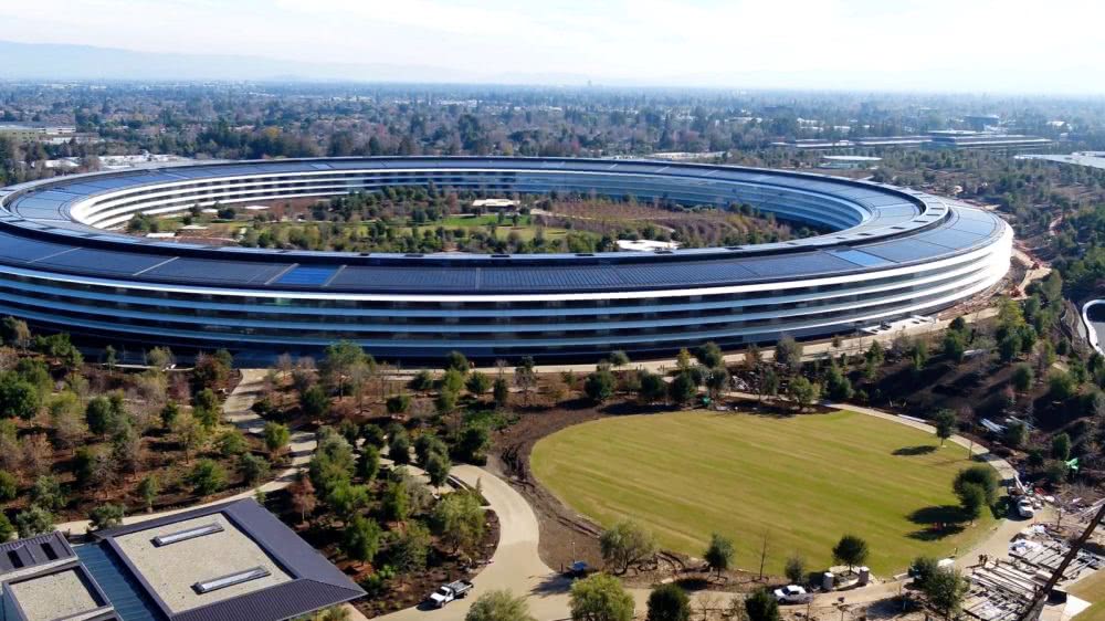财经 正文 除苹果产品以外,苹果公司新总部苹果园区的设计也是出于