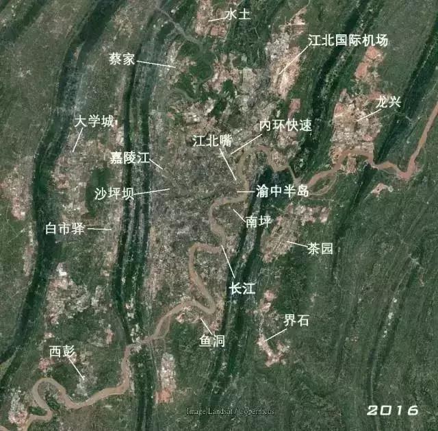 重庆独特的地形导致了重庆的中部槽谷是非常缺地的.