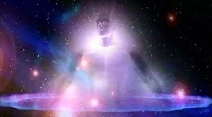 一,圣人天地地间,无处不在;圣人光芒四射,怀抱众生;圣人当是无上觉者