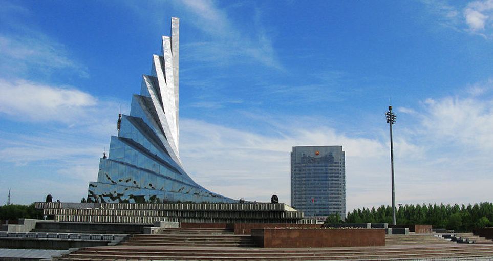 赵许江安利大庆有油更有游的红色油化城市