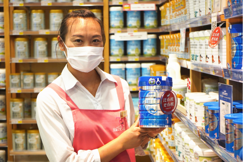 登康创始人罗能才高培臻爱草饲奶粉卖得好离不开产品力