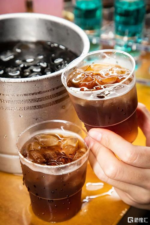 "酒零后"喝出一家上市公司