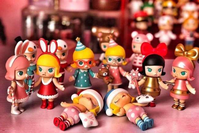 金金乐道丨市值腰斩泡泡玛特究竟怎么了