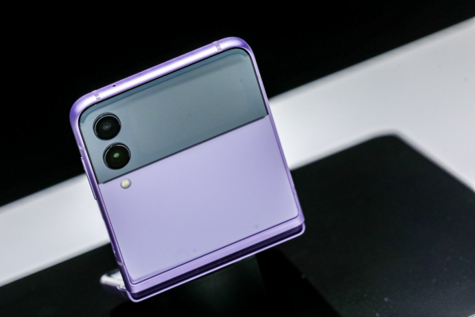 三星galaxyzflip35g闪耀而来折叠掌心美