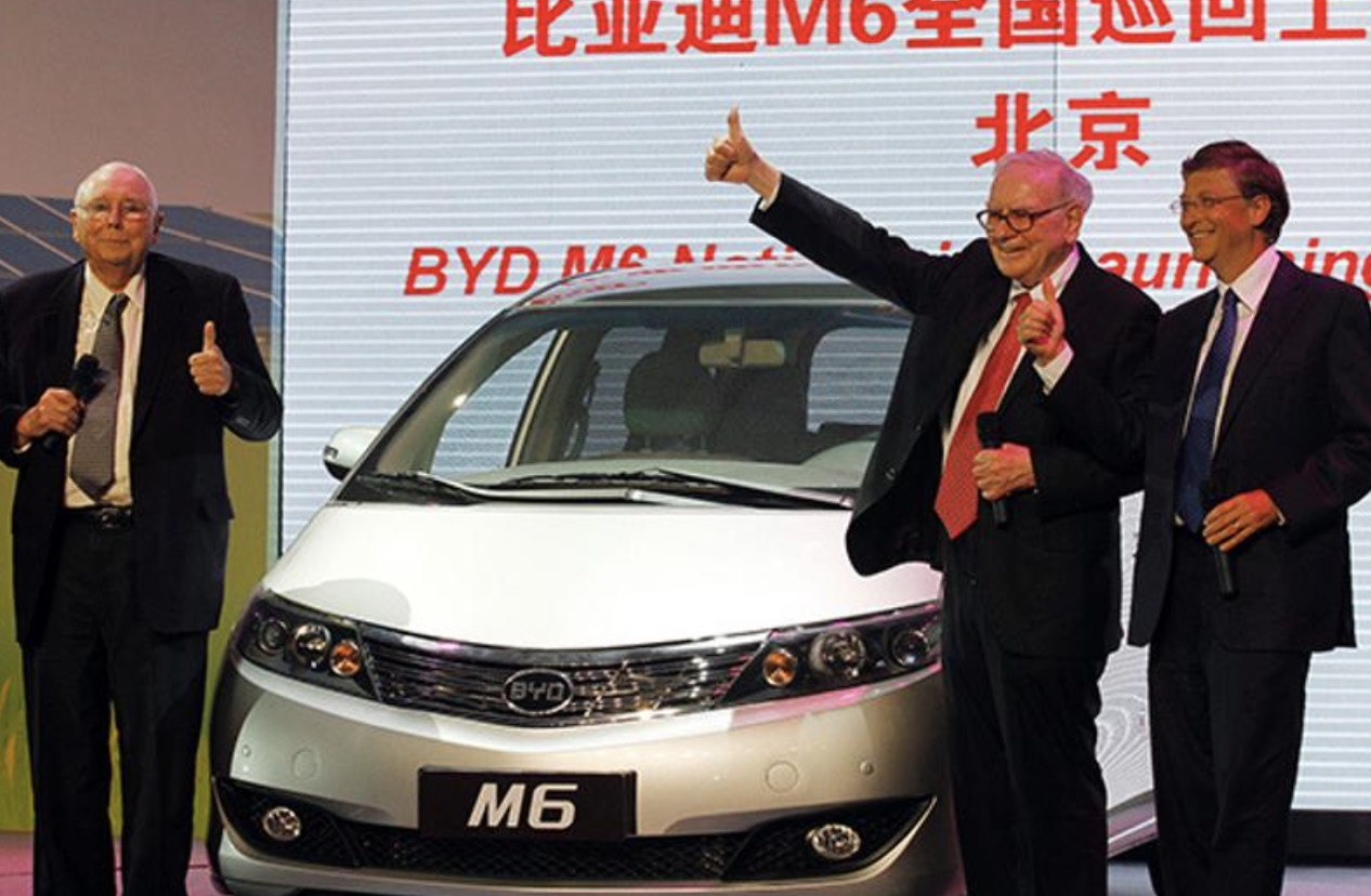 作为巴菲特的老搭档,以价值投资理念著称的查理·芒格此时涌入中国