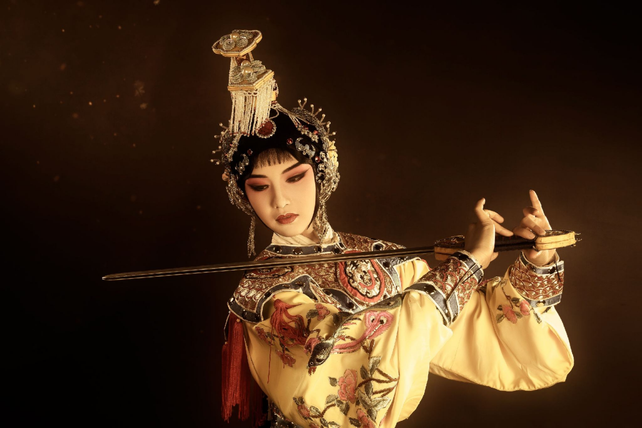 一时间,全球玩家都在讨论"云堇"身上所蕴藏的传统戏曲文化元素,对中国