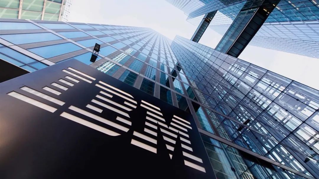 如果以电子器件来划分电脑,前三代都以ibm公司的电脑作为"代际"产品