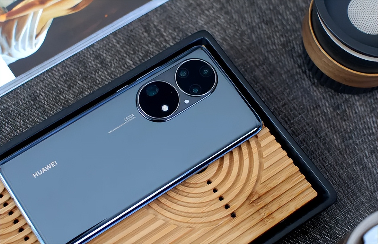 华为荣耀9x很耐摔而且摔了之后用起来还是很流畅