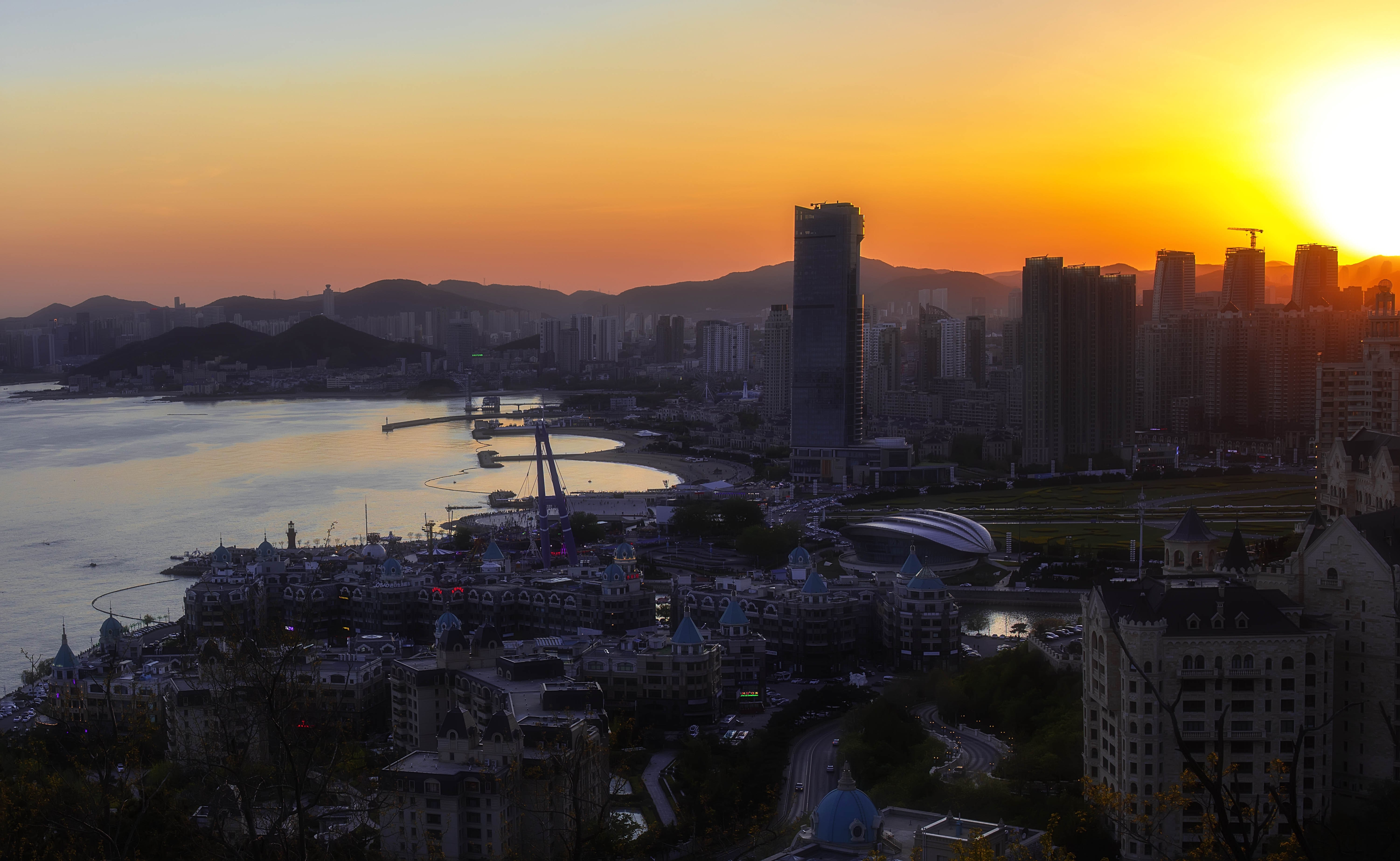 大连海边夜景图片