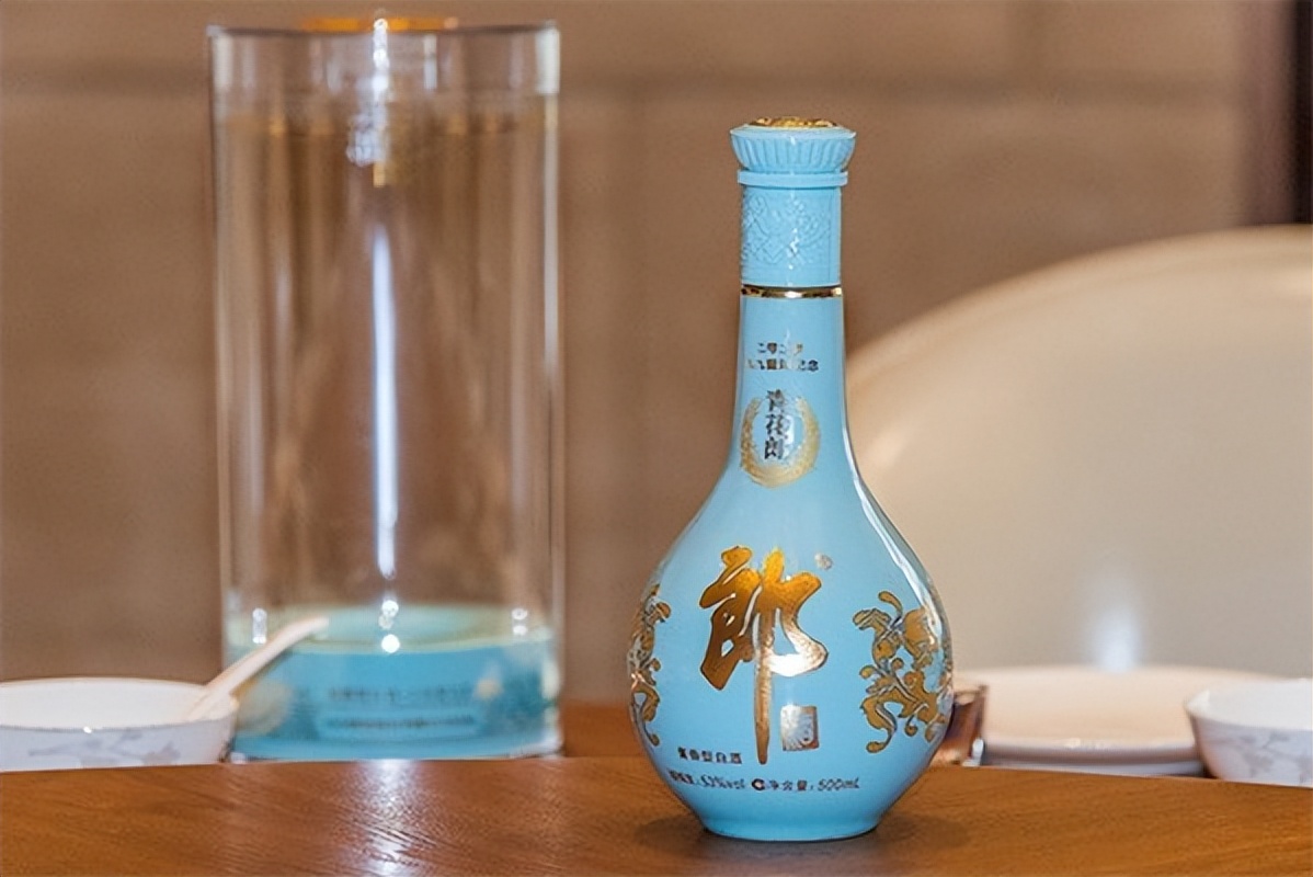 频繁涨价,追赶茅台的青花郎,消费者为何不买账?_中金在线财经号