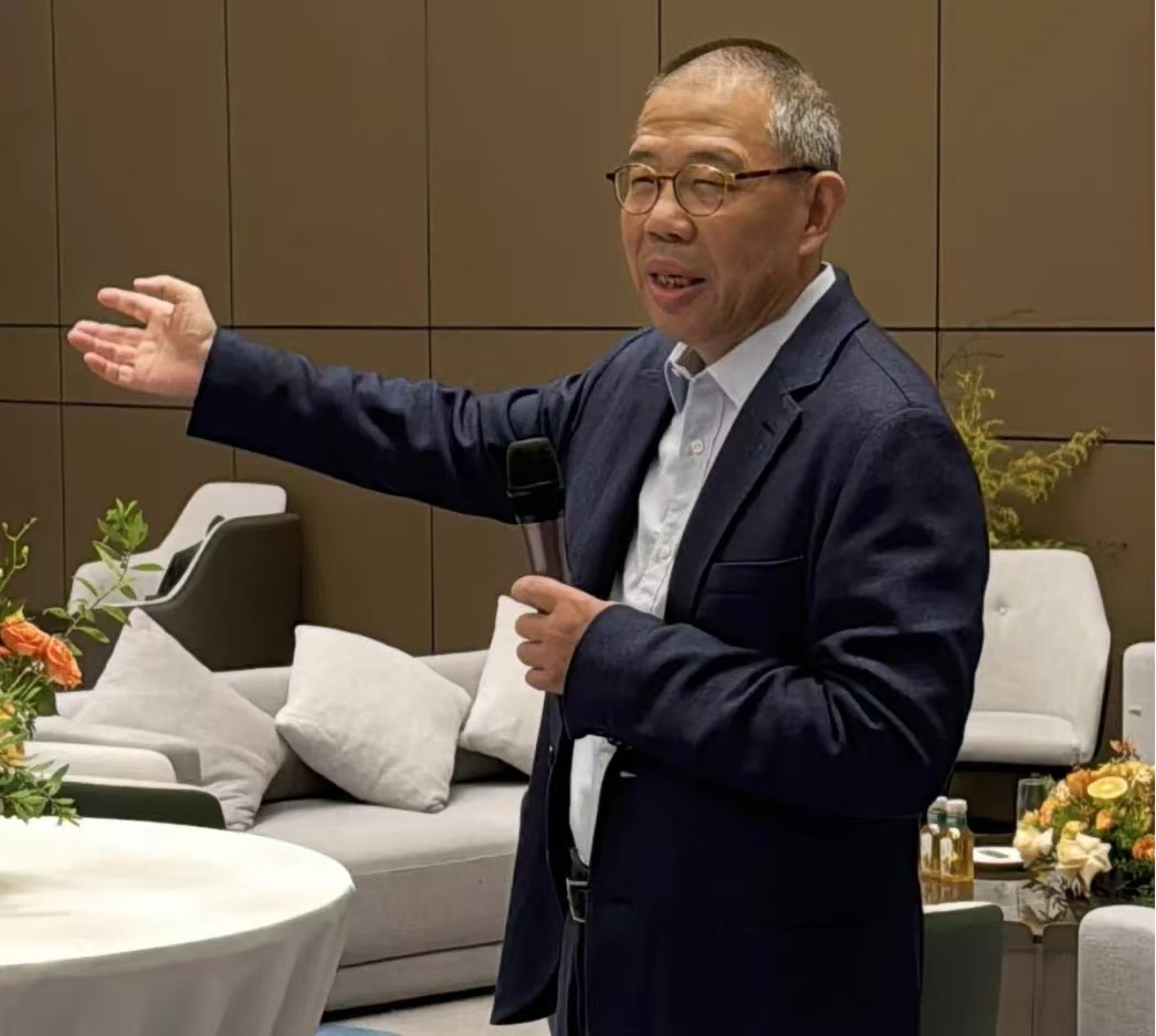 “双面”钟睒睒:痛恨低价战、发起低价战_中金在线财经号