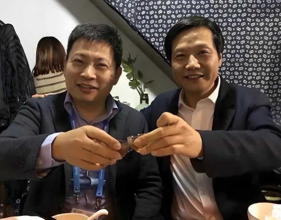 “北京现金王”雷军，和“余大嘴”隔空掐起来了_中金在线财经号