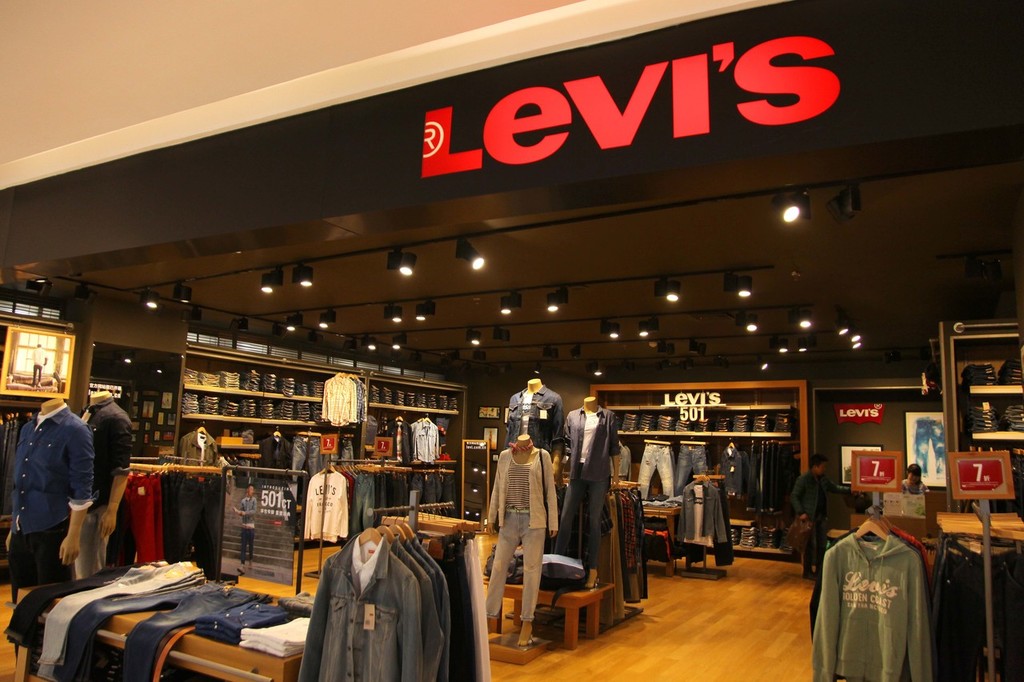 com 作者:李英维知名牛仔裤品牌李维斯(levi strauss co)周一发布