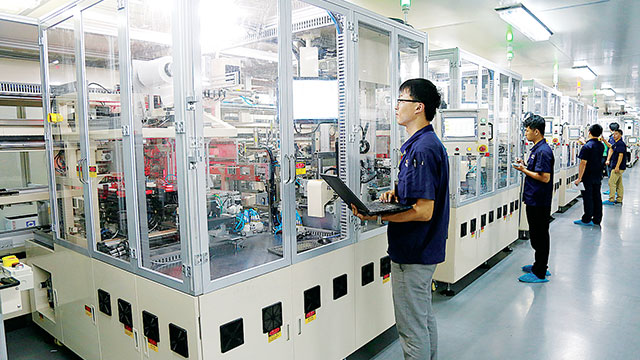 "赣州市委,市政府将新能源汽车作为主攻工业的千亿元产业来发展,给了