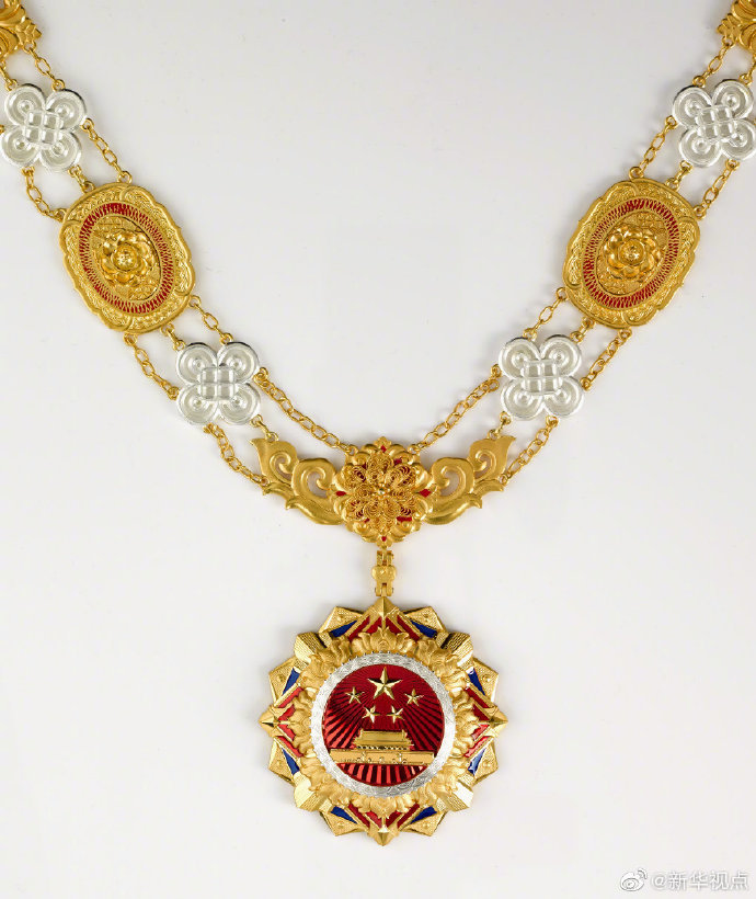 共和国勋章礼赞国家最高荣誉图片来了图一是共和国勋章