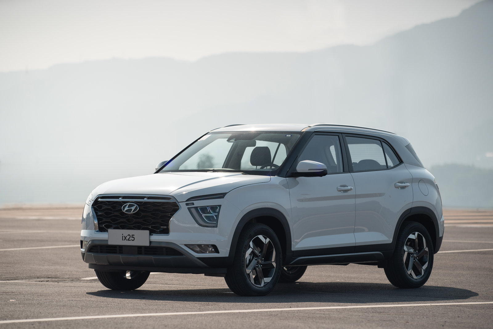 北京现代欲发力年轻化市场新一代ix25悦纳两车齐上市