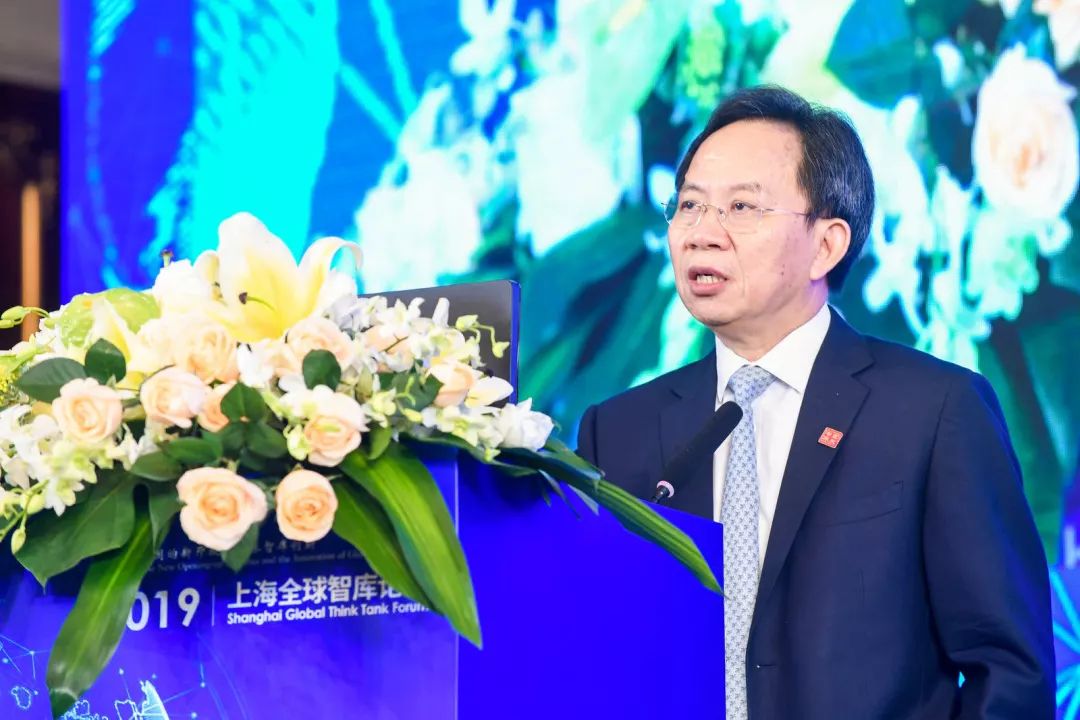 关注邱晓华对当下的中国经济和世界局势的一点认识