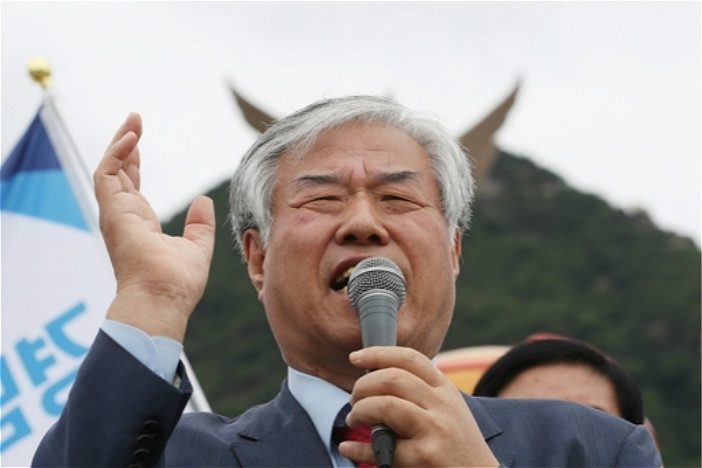 疫情蔓延下的韩国情绪分化的本地人和反向跑毒的留学生