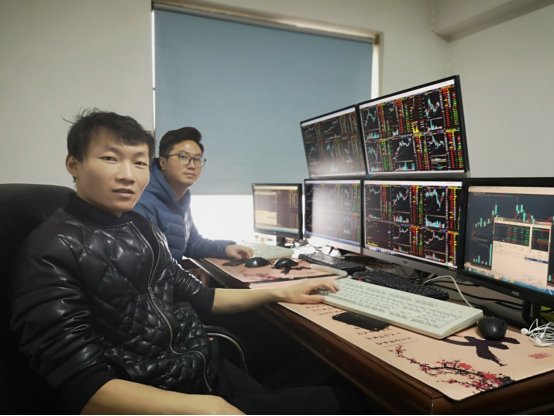 2010年我接触交易是在大三的时候,股票做了几天遇到3478点见顶下跌