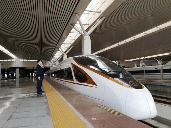 西的g806次,郑州东至洛阳龙门的g6613次,洛阳龙门至北京西的g808次