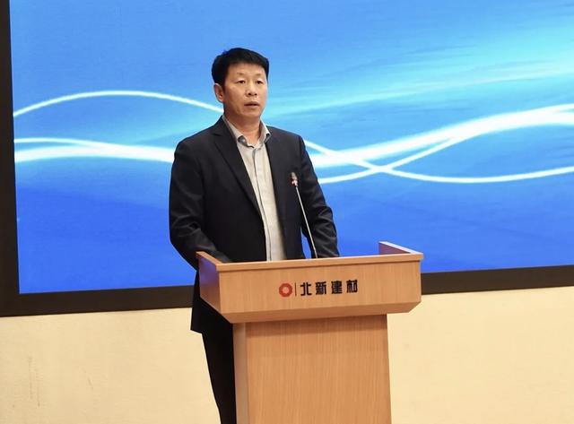 经理吕乐▲采购中心总经理刘万军七大战区总经理誓师宣言来自东北大区