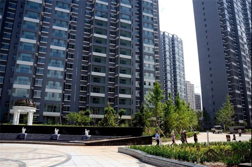 山水嘉园山水新城资料正逐步审批验收不日将为住户办理房产证