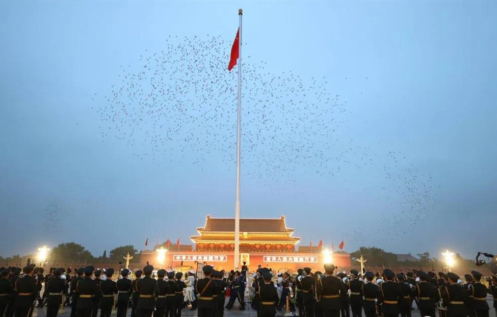 黄诗瀚：我一想起小时候打水仗的情景,就会情不自禁地笑起来